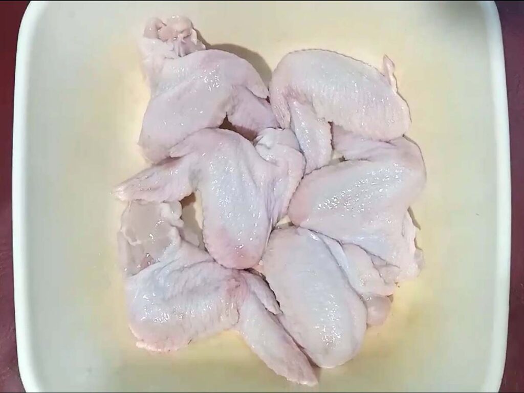Fresh chicken wings